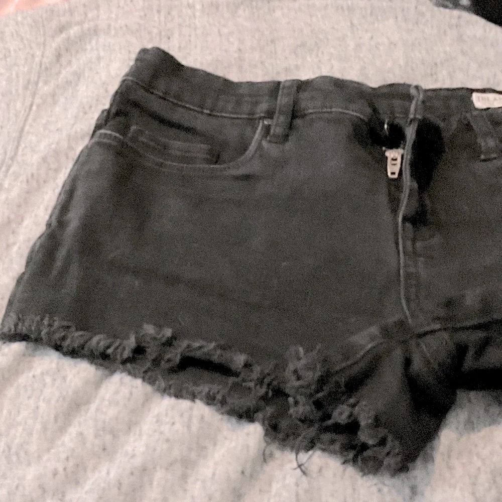 🔴Blank NYC Short Shorts Black Size 26 Little Queenie Vintage